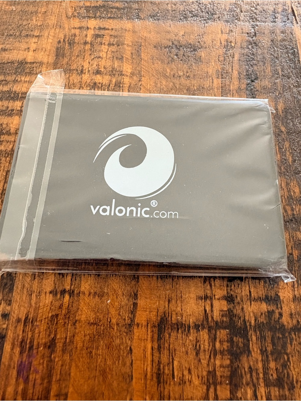 Valonic new set of RFID card sleeves